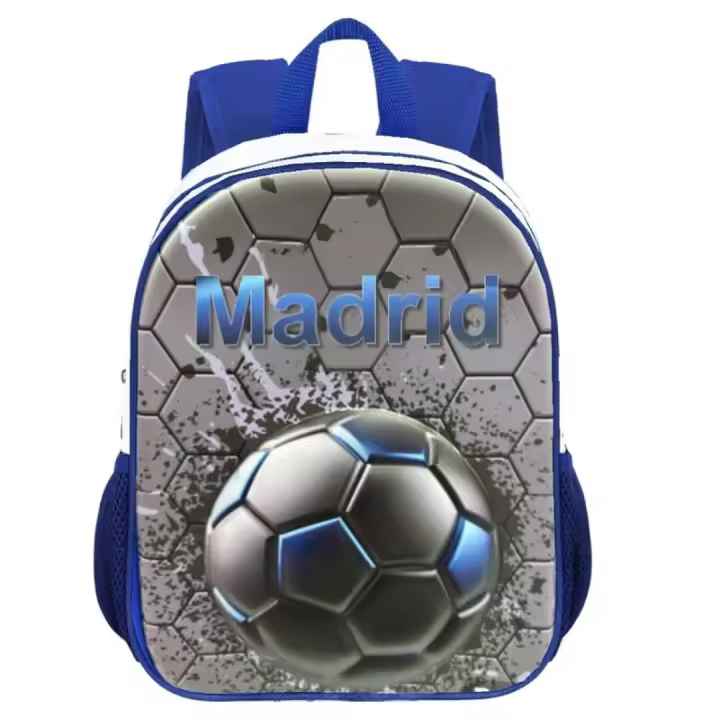 Real Madrid CF  - Mochila Infantil 3D   Real Madrid - Medidas: 31 x 26 x 11 cm. Correas ajustables y reforzadas - Ideal para niños en edad Preescolar - Licencia Oficial - 1