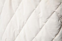 Chaqueta gruesa acolchada de terciopelo para hombre, chaqueta informal europea y americana, chaqueta superior de manga raglán, novedad de Otoño de 2024 - details 20