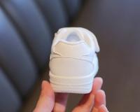 Tenis Deportivos Niños Niñas Primavera/Otoño Nuevos Zapatillas Casuales Cuero Suela Suave Hombre Mujer Niños Pequeños Zapatos Blancos - details 2