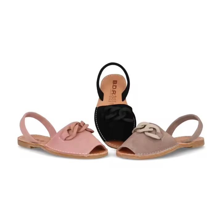 199 - BDA AVARCA MENORQUINA    COLORES : BEIGE , NEGRO , ROSA  TALLAS : 35 AL 41  CORTE EXTERIOR : PIEL  FORRO INTERIOR : PIEL  PLANTILLA : PIEL  ALTURA TACÓN / CUÑA : 1 CM.  PISO : SINTÉTICO - 1