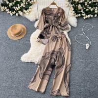 Conjunto De Moda Casual 2024 Chic Imprimado V-Neck Top + Cintura Elástica Pierna Ancha Pantalones Cortos Basic 2pcs Para Mujer - details 18