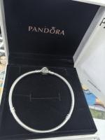 Pandora Momentos Pulsera de Plata de Ley with Cadena de serpiente con Cierres en Forma De Rosa (Se recomienda medir la circunferencia de su muñeca y elegir La Talla según la tabla de Tallas) - details 1