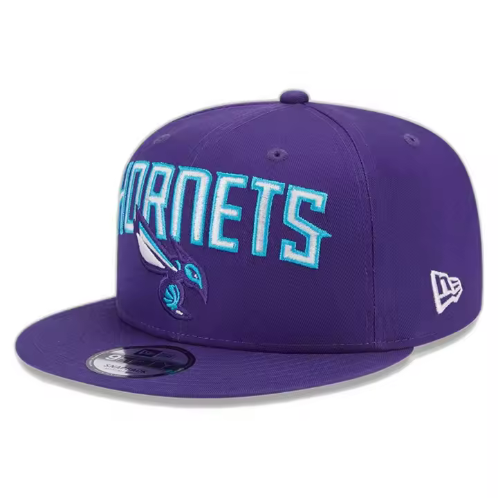 Gorra New Era Charlotte Hornets para unisex en color morado - 1