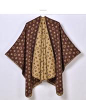 2024 nueva capa retro de pasarela chal con abertura para mujer de gran nombre con capa de bufanda jacquard de otoño e invierno - details 5