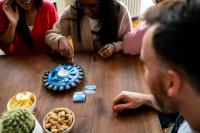 Juego de mesa de palabras en familia para los más rápidos | Elige una categoría y compite contra el temporizador para ser el último jugador | Juego de aprendizaje ideal para todas - details 1