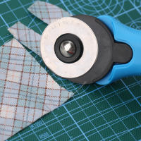 IMZAY Kit De Herramientas De Corte Rotativo Profesional Portátil Con 5 Hojas De Acero Inoxidable Seguro Para DIY Talla 28/45mm - details 4