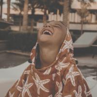 Poncho de Playa y Piscina Sea Stars de Swim Essentials. 65x65 cm. - details 1