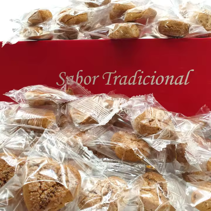 Corazones Galleta con Canela - Caja 2 Kilos - Corazones Canela Mini - Envueltos Individualmente - Galletas en forma de Corazon con Canela Monte Turia - 1