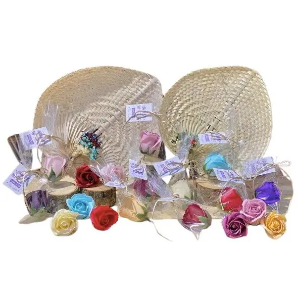 Lote de 20 Rosas de jabón perfumadas en bolsa de regalo con tarjeta de mensaje agradecimiento y lazo color champan - regalos para invitados de bodas comuniones bautizos aniversarios regalos originales - 1