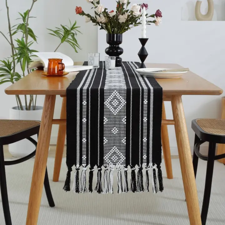 Camino de mesa bohemio negro con borlas, 34 x 183 cm, camino de mesa de estilo rústico tejido de lino y algodón, caminos de mesa de comedor bohemios - 1