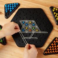 Juego De Tablero Interactivo Para Familia Y Amigos Juego De Batalla De Triggle Chess Con Cuerda De Goma Para Niños Juguetes De Estrategia Regalo Para Fiesta - details 3