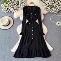 YuooMuoo Vestido Maxi Tejido Otoño Invierno Mujer Elegante V-cuello Botones Cintura Delgada Volantes Suéter Vestido Fiesta - details 2
