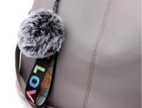 Mochila Impermeable Para Mujer Estilo De Moda Oxford Con Borla Y Pelota De Pelo Gran Capacidad Para Viajes Y Escuela - details 22
