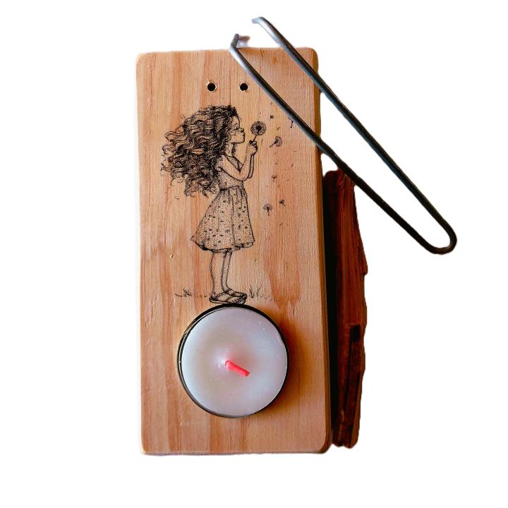 YA-DECOREGALOS Quemador de Palo Santo / Incienso / Atados, hecho a mano con madera natural, varillas metálicas, velita de té y palo santo incluidas. Armoniza espacios, elimina negatividad. Kit completo para comenzar su uso. Imagen de niña con flor