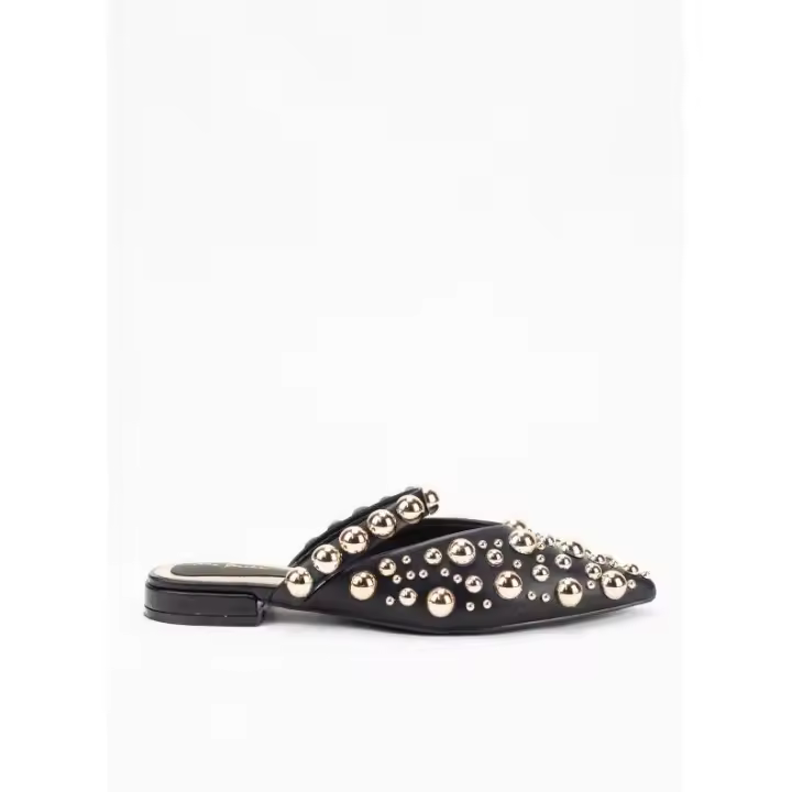 Zueco con Tachuelas Doradas para Mujer en Color Negro - 1