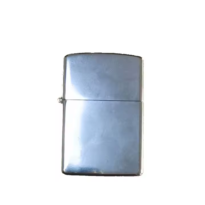 ● Mechero de gasolina metálico.Mechero de gasolina metálico. ● Acabado gloss y en gota de resina. ● Medida: 36x56x12 mm. - 1