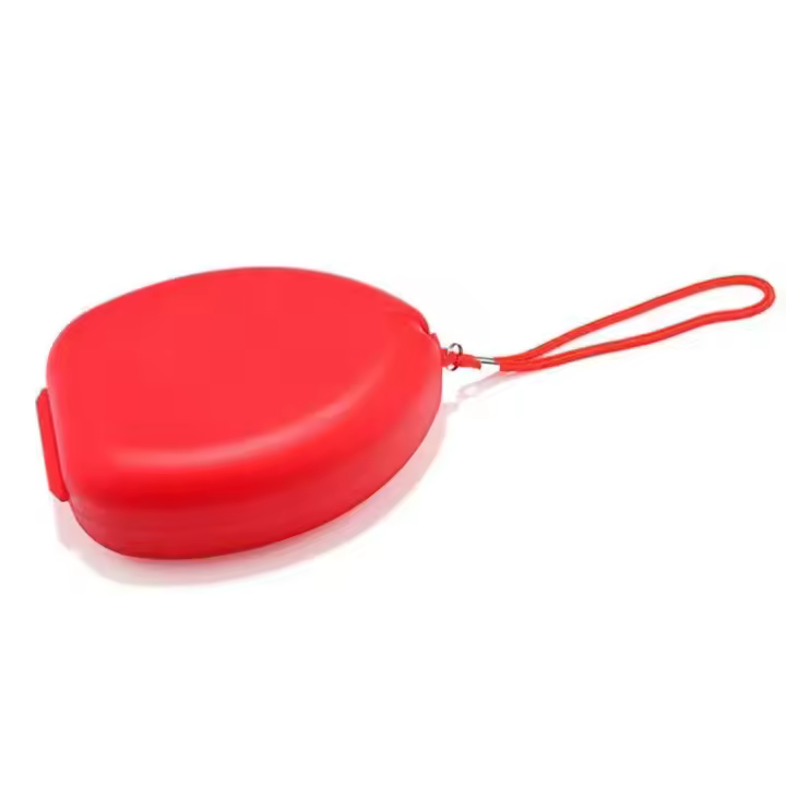 Máscara De Resucitación CPR Con Válvula Unidireccional Para Primeros Auxilios Kit De Supervivencia Al Aire Libre Escudo Facial Rojo Transparente Tamaño 12x10x2.6cm - 1