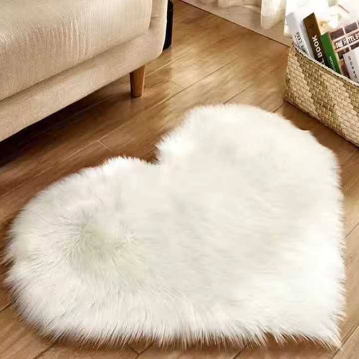 Alfombra De Forma De Corazón Suave De 30x40cm Tamaño Pequeño Piel Sintética Para Decoración De Sala De Estar Y Dormitorio - 1