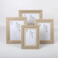 Marco para Fotos de MDF con Detalles de Lino Acolchado Item, Disponible en Varias Medidas (16x1.8x21 cm, 19x1.8x24 cm, 21x1.8x26 cm), Ideal para Decoración y Exhibición de Fotos Familiares o Artísticas en el Hogar u Oficina - details 0