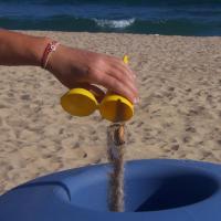 LILI HOME ♻️ Pack x3 Ceniceros de Playa – ¡Cuidá el entorno con estilo! 🎨 Colores surtidos: Se envían en colores aleatorios 🧱 Material: Plástico resistente de alta calidad  Son ideales para mantener la arena limpia y libre de colillas. Reutiliz - details 0