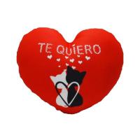 Cojín "Te quiero" loneta rojo con forma de corazón con gatitos entrelanzando sus colitas formando un corazón - Arte Model - Hecho en España - 30 cm - details 0