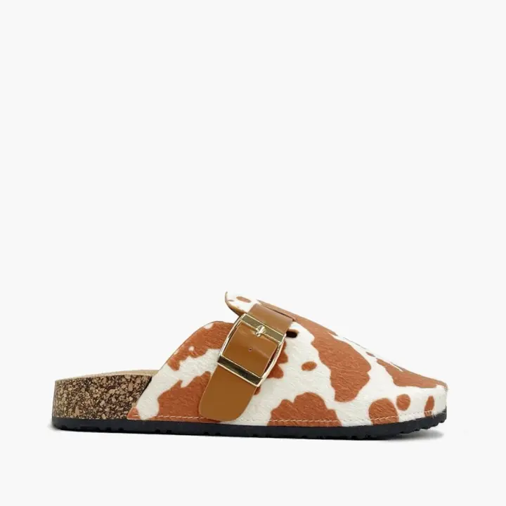 Zueco vaca Marron-Cofee. Chancla mujer con estampado de vaca - Animal print. Sandalias planas con estampado - 1
