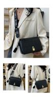 Nuevo CH Letra en relieve Bolso de hombre senior SENTIDO DE Nicho retro Pequeño Bolso Cuadrada crossbody Bolso de las mujeres - details 4