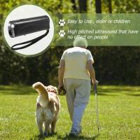 Dispositivo Antiladridos Para Perros 3 En 1 Con Silbato Ultrasonido Y Luz Herramienta De Entrenamiento Para Controlar El Ladridos De Mascotas - details 2