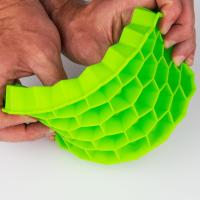 Bandeja de cubitos de hielo con tapa, moldes de hielo de silicona suave, Cubo de hielo en forma de diamante para bebidas y postres, fácil de quitar (verde, 1 paquete) - details 4