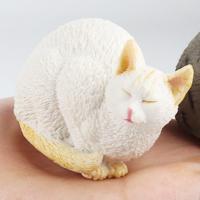 Estatua de gato durmiendo para jardín, adorable minigatito, figura de plástico, adorno de animal para jardín, decoración de patio trasero al aire libre - details 1