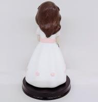 Figura para pastel de comunión niña 17cm. ROSARIO. Figura fabricada en resina y peana de madera, perfecta para decoración de tartas de comunión y regalo especial para la niña que realiza la comunión. - details 1
