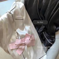 Conjunto De Pijamas De 2 Piezas Para Mujer Verano Primavera Manga Larga Estampado De Letras Sleepwear Falso Satén Casual Para Parejas - details 5