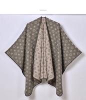 2024 nueva capa retro de pasarela chal con abertura para mujer de gran nombre con capa de bufanda jacquard de otoño e invierno - details 6