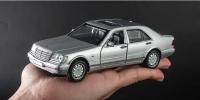 Mercedes-Benz S-W140 Modelo De Coche De Aleación De Metal a Escala 1:32 Juguete Coleccionable Para Niños Regalo De Coleccionista De Automóviles Simulación Alta - details 7
