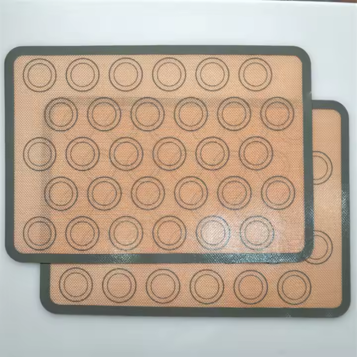 Tapete de silicona Basics para hornear macarrones, juego de 2 piezas, marrón/negro, rectangular, 41,9 cm x 29,5 cm - 1