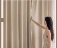 LILI HOME Cortina Opaca 140 x 260 cm – Diseño Moderno | Aros Metálicos Ø4 cm | 100% Poliéster está diseñada para bloquear eficazmente la luz natural, ofreciendo privacidad total y creando un ambiente acogedor en cualquier espacio del hogar. - details 3