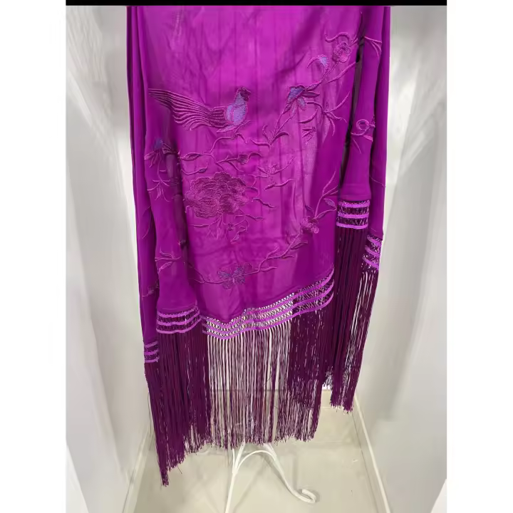 Mantón Bordado De FLAMENCA  MT24-15 medidas Largo 1.50 x ancho 60cm fleco largo - 1