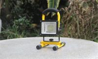 Lámpara De Trabajo Portátil LED Recargable Impermeable Con Luz De BÚsqueda Potente Para Camping Y Exterior Batería Incluida - details 11