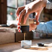 Cafetera Espresso Portátil Compatible con Cápsulas Originales * Nespresso®* Y Compatibles, Operación Manual, Mini Cafetera de 18 Bares, Máquina Café Portátil para Viajes, Camping - details 3