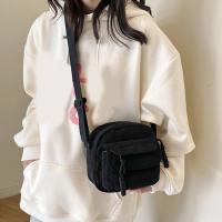 Bolso Cuadrado Pequeño Estilo Coreano Moda Dulce Y Elegante Bolso De Hombro Simplicidad Y Elegancia Bolso Cruzado Casual Unisex - details 2