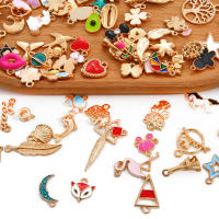 Alrededor De 10 Piezas De Llaveros De Aleación Pequeñas Mezcladas Para DIY Pulseras Collares Y Pendentivos De Ropa Joyería Irregular Fashion - details 1