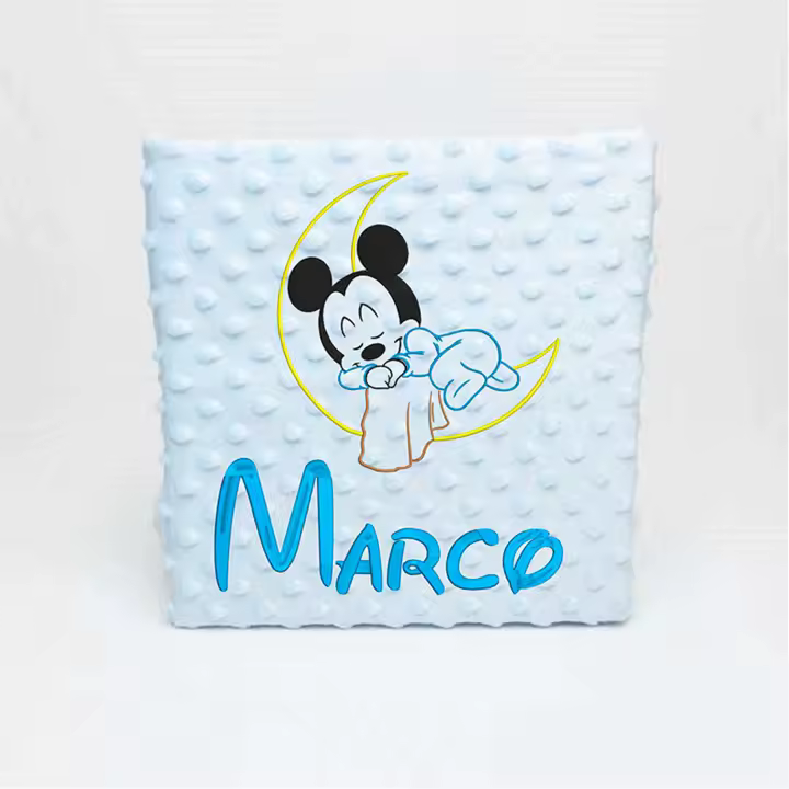 PERSONALIZAMEATUGUSTO MANTA BORDADO CON NOMBRE - 1