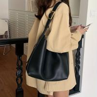 Bolso De Hombro Para Mujer Estilo Minimalista Y Moda En Cuero PU Sólido Bolso Cruzado Versátil Para El Trabajo - details 1