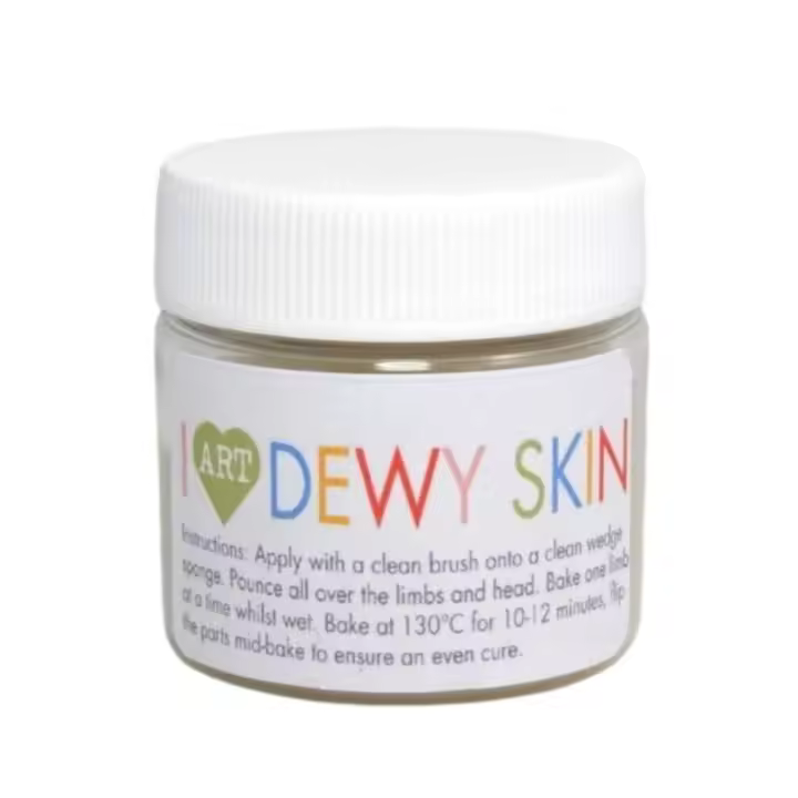 Dewy Skin 50ML. Efecto Piel para muñecos reborn. Ideal para dar textura y realidad a tus muñecos. Se seca al horno de aire de convención durante 12 minutos a 130ª Distribuido por DistriLocu - 1