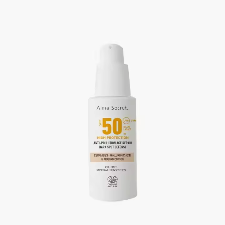Protector Solar Facial SPF 50 con color (SAND) 50ml - Alma Secret - Protección solar, tratamiento antimanchas y maquillaje en uno - Cobertura duradera y natural - 1