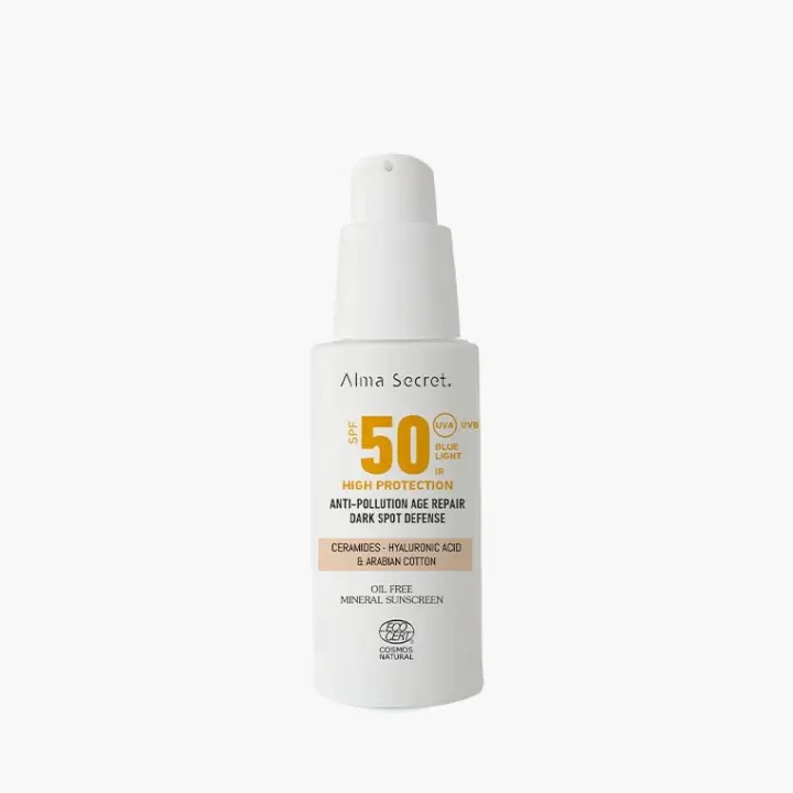 Protector Solar Facial SPF 50 con color (SAND) 50ml - Alma Secret - Protección solar, tratamiento antimanchas y maquillaje en uno - Cobertura duradera y natural - 1