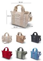 Bolso de Nylon de Amplia Capacidad en Varios Colores - Colección Primavera-Verano 2025 - Asas de Mano y Bandolera Regulable - Ligero y Cómodo para Diferentes Usos - details 3