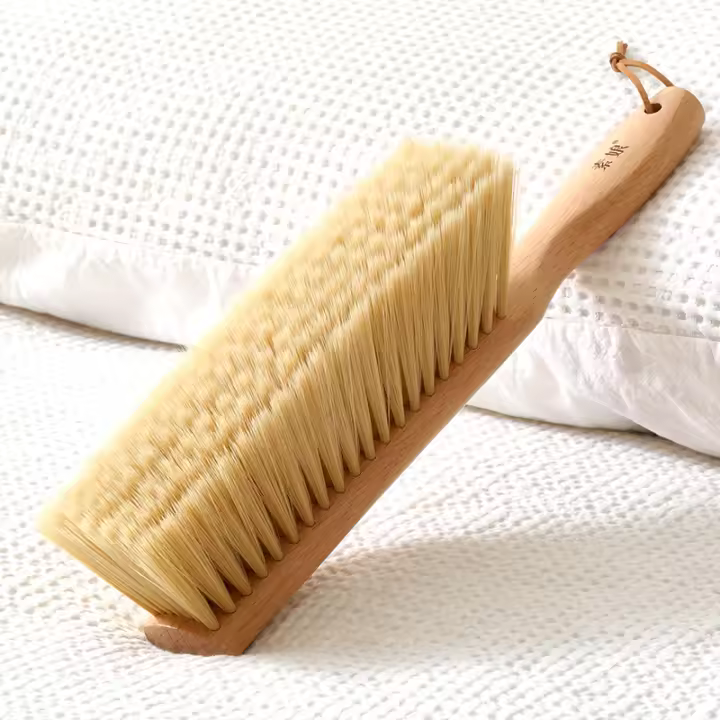 Cepillo De Limpieza Para Cama De Madera Con Mango Elástico Y Largo Fibras Suaves Siete Filas Aumentadas Cepillo Antiestático Para Polvo - 1