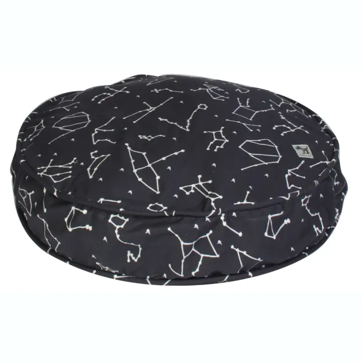 Funda de Cama Rellenable y Sostenible para Perros y Gatos Molly Mutt - Modelo Rocketman (mar de estrellas y constelaciones, fondo azul oscuro) - Edredón en Lona 100% algodón transpirable y certificado - Lavable a máquina - Diversos Tamaños - 1