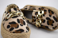 NadaBasico Calzados - Zapatilla SliP On Animal print infantil con cadena dorada - details 3